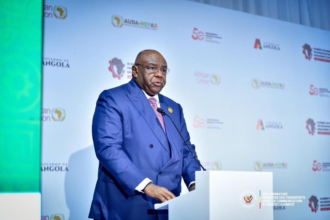 Le VPM Bemba lors de son allocution au Sommet sur le Financement du Développement des Infrastructures en Afrique, qui se tient à Luanda, en Angola.