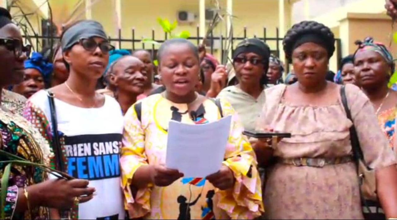 Mamie Tshika Nkunda  Porte-parole du Collectif des femmes kinoises acquises pour le changement
