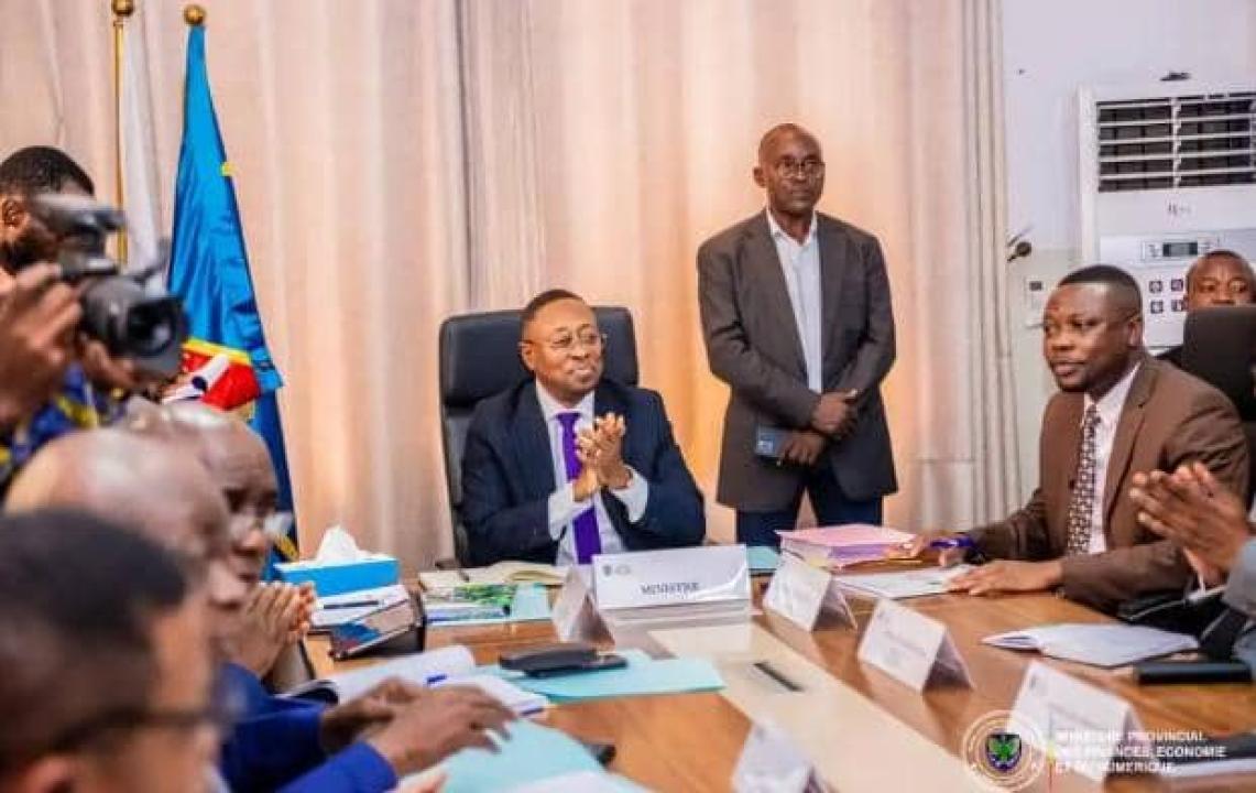 Le ministre provincial des Finances, Économie et du Numérique, Magloire Kabemba et ses collaborateurs [Photo d'illustration]