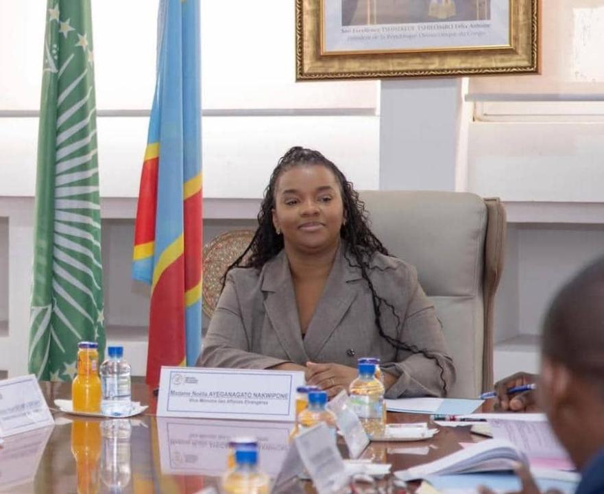 La vice-ministre des affaires étrangères Noëlla Ayeganato lors d'une réunion présidée à Kinshasa.