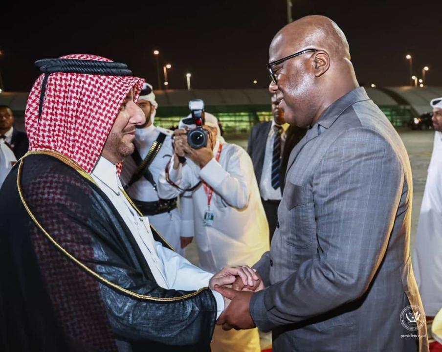 Le Président Félix Tshisekedi reçu par les autorités qataries après son arrivée à Doha