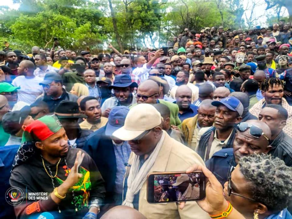 Le ministre Louis Watum en visite d’inspection sur le site minier de Mulondo après l’éboulement