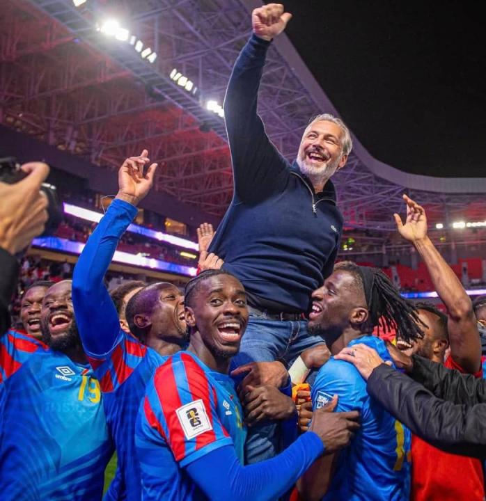 Le sélectionneur national Sébastien et quelques Léopards en pleine célébration à Rabat. [Photo d'illustration]