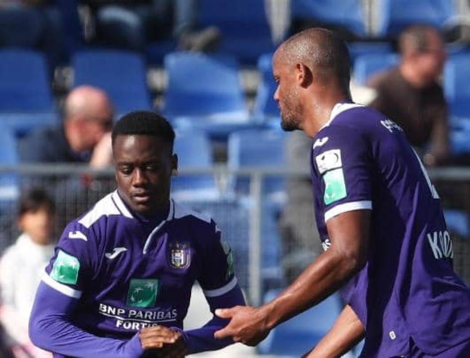 Thierry Lutondo et son ancien coéquipier d'Anderlecht Vincent Kompany. [Photo d'illustration]