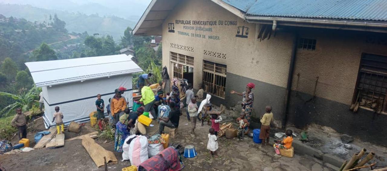 Des déplacés chassés par le M23-AFC dans le site collectif de Masisi Centre