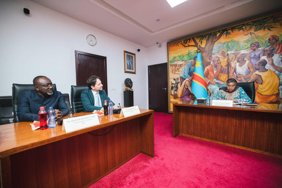 Judith Suminwa et Felipe Paullier sous-secrétaire général de l'ONU à la jeunesse, ainsi que Nassim Bennani DG de l'ITIE [photo d'illustration]