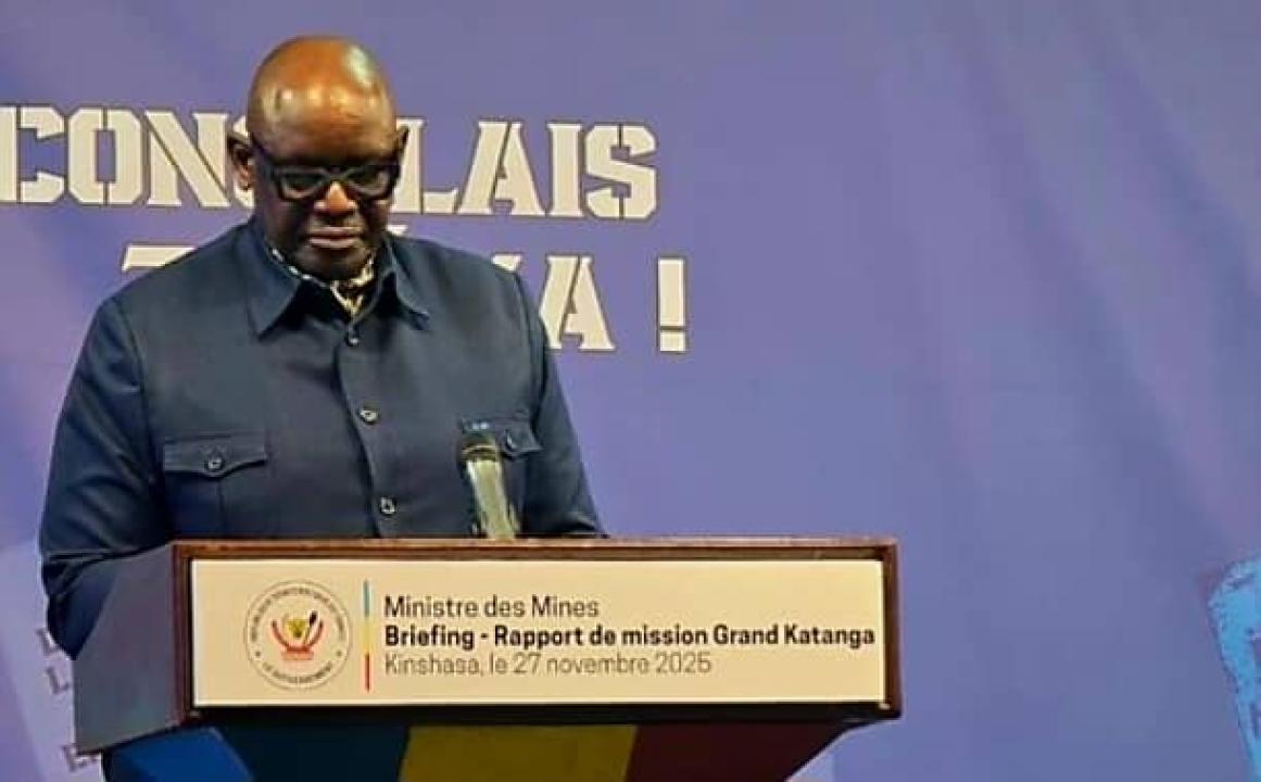 Le ministre des Mines Louis Watum Kabamba lors d’un briefing de presse à la RTNC