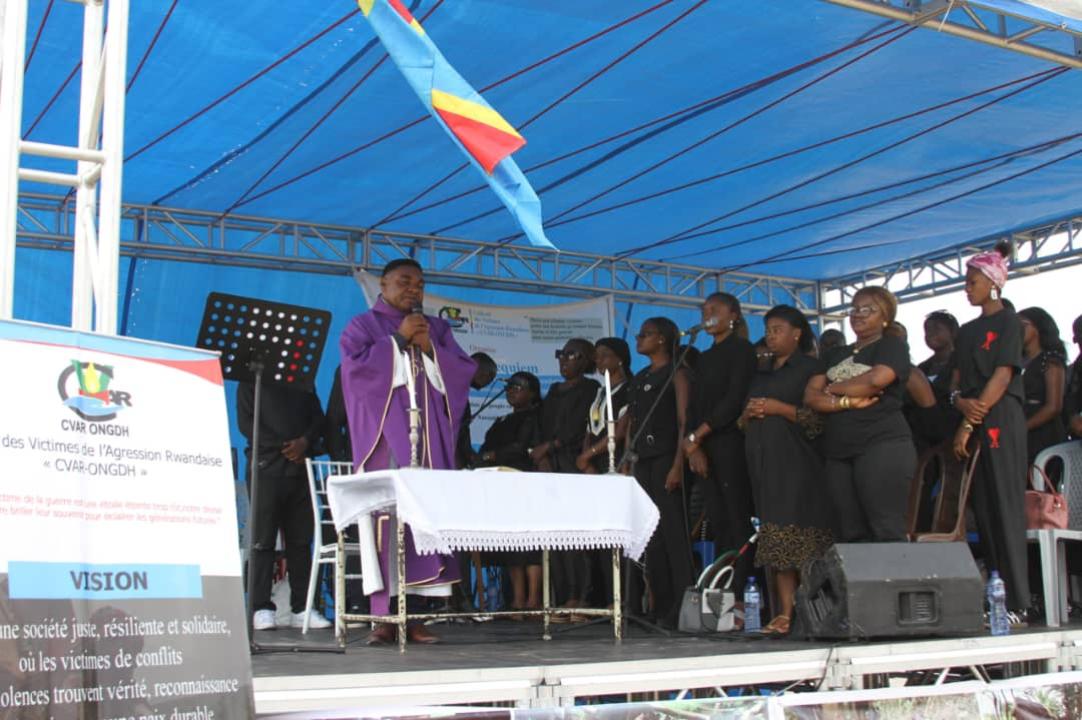 Messe de requiem en hommage aux victimes de l’agression rwandaise, ténue à l’esplanade du Palais du Peuple