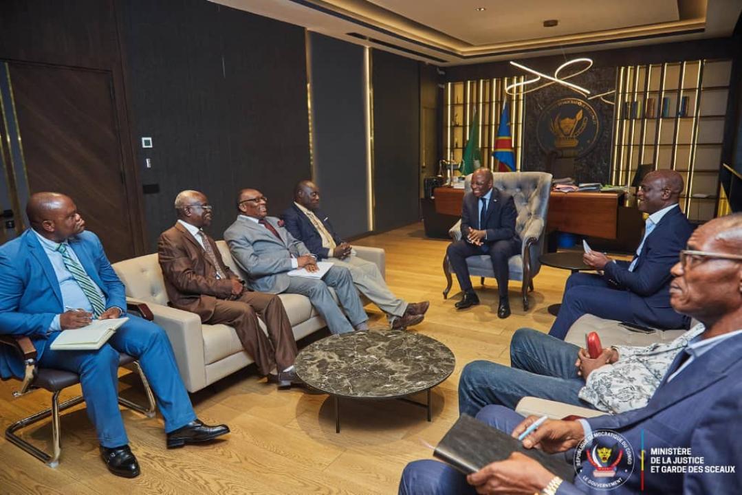 Les avocats de la République reçus par le ministre de la Justice Guillaume Ngefa