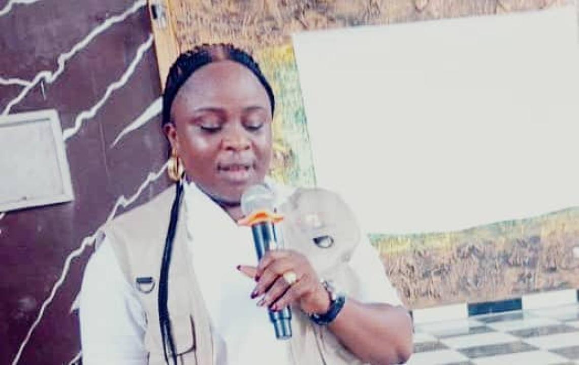 Caroline Ndoba, journaliste et directrice provinciale de la RTNC du Nord-Ubangi