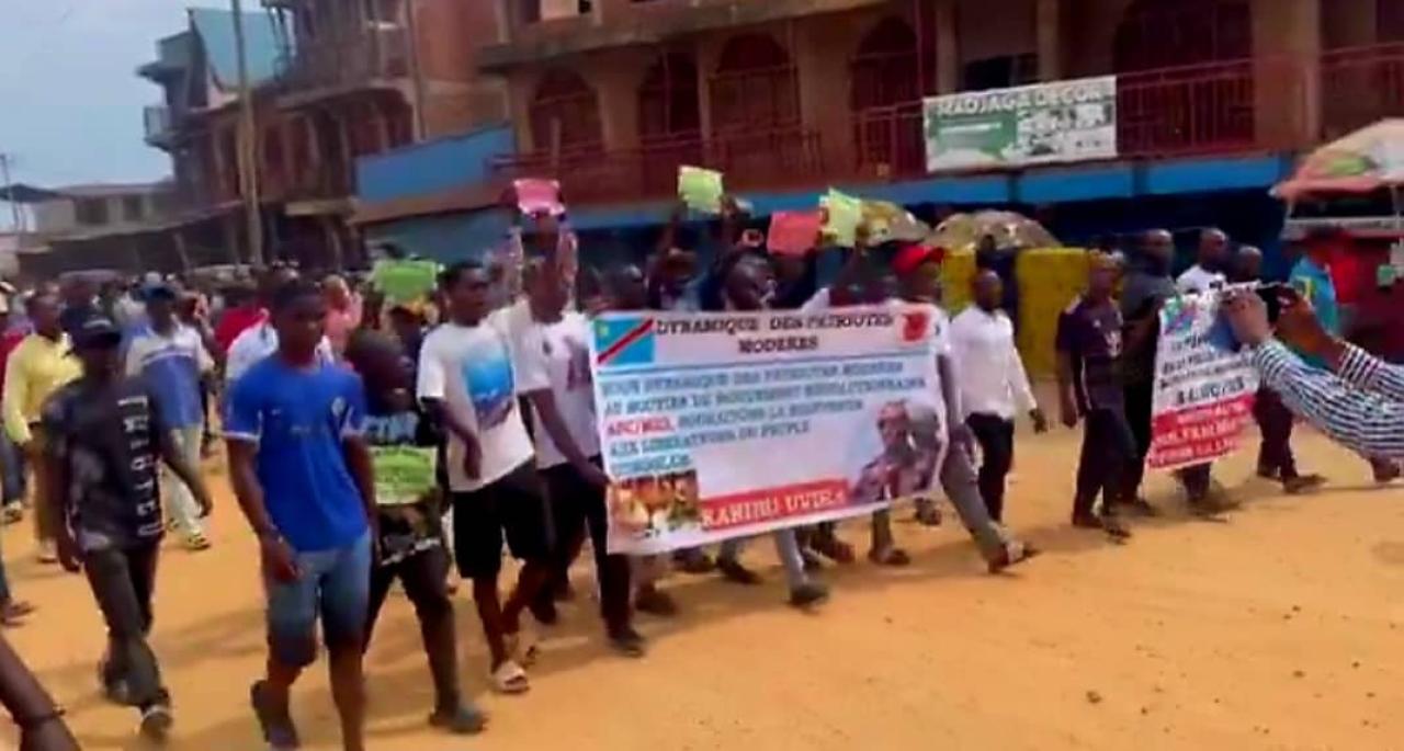 Manifestation de la population à Uvira en soutien au M23 après l'annonce de son retrait [photo d'illustration]