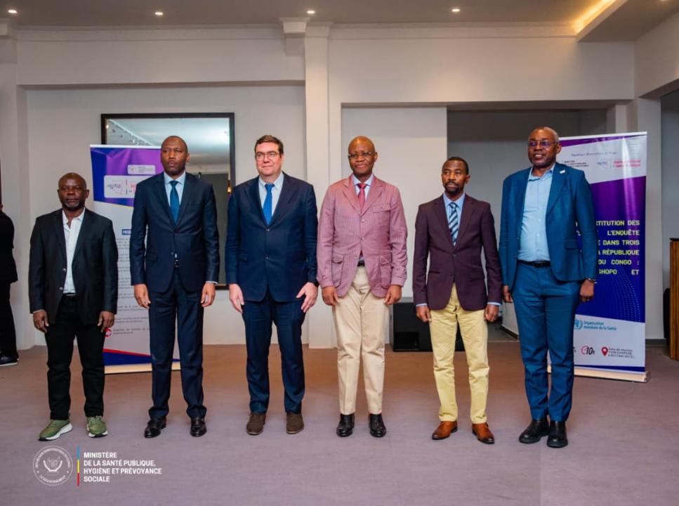 Le ministre de la santé Roger Kamba et les partenaires de l'OMS [photo d'illustration]