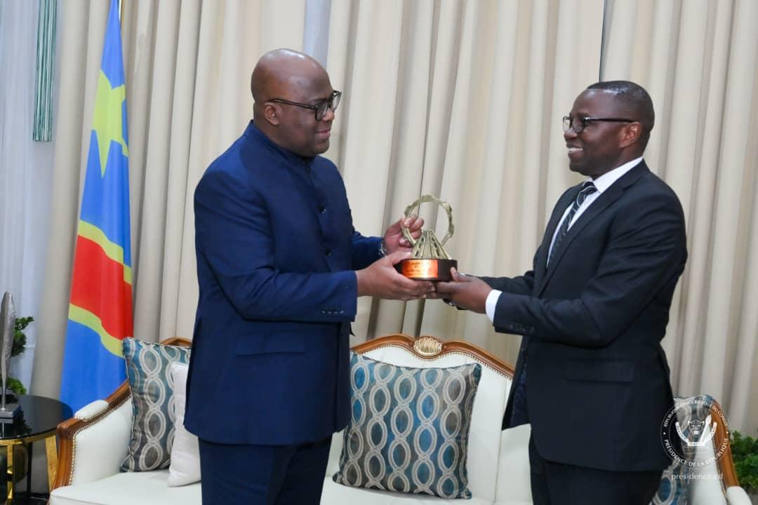 Le ministre Julien Paluku Kahongya remet à Félix Tshisekedi le Prix de Grand Bâtisseur du Trophée Tombwama