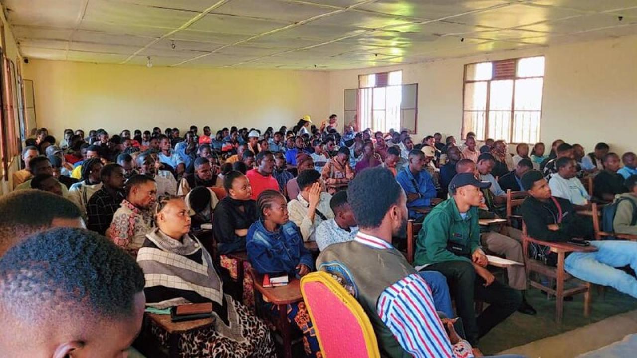 Une conférence-débat sur la lutte contre les violences sexuelles et numériques, organisée par la MONUSCO à l’Université anglicane du Congo (UAC), à Bunia.