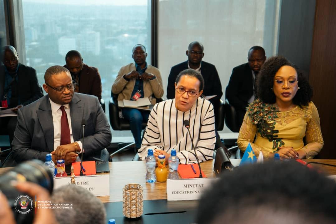 Les ministres Raïssa Doudou Fwamba et Raïssa Malu en séance de travail pour une paie effective de salaires des enseignants en RDC
