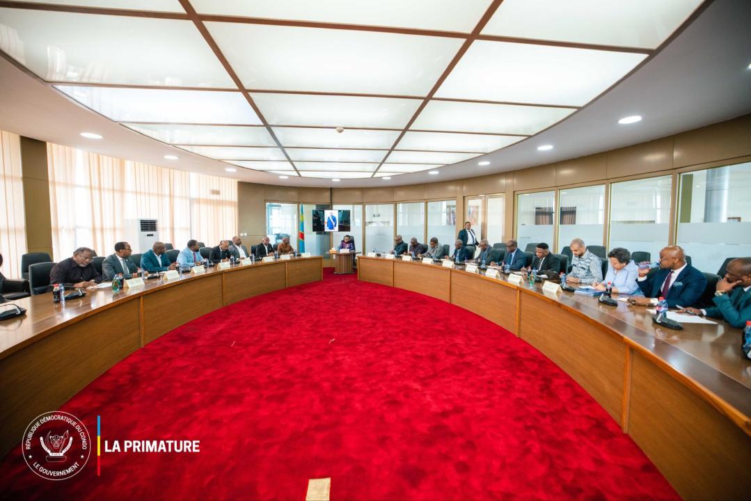 Réunion de haut niveau présidée par la Première Ministre Judith Suminwa, en vue du rétablissement de l’autorité de l’Etat à Uvira