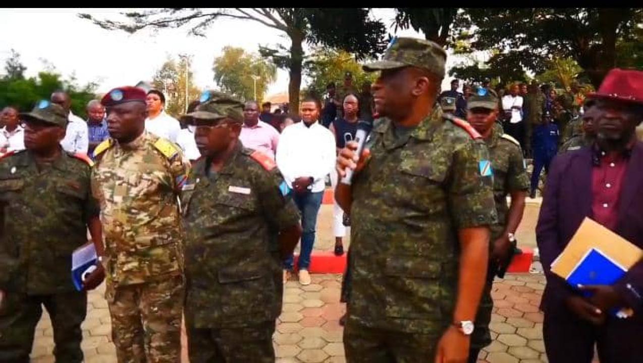 Le Général d'armée Johnny LUBOYA NKASHAMA lors de la causerie morale avec ses troupes [Photo d'illustration]