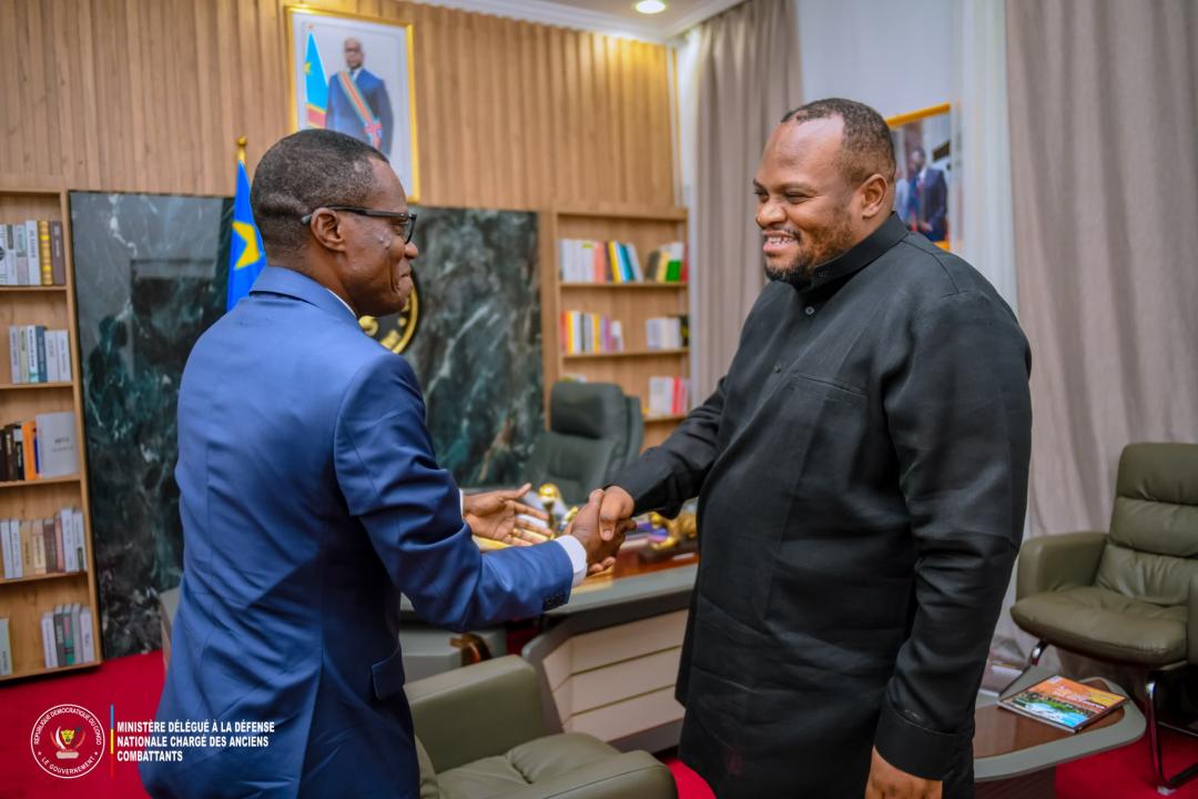 Le ministre délégué à la Défense nationale, Eliezer Ntambwe Mposhi, et le Gouverneur de Kinshasa, Daniel Bumba, mercredi 14 janvier 2025