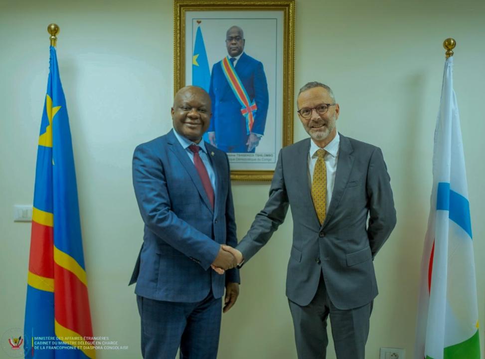 Le ministre délégué près le ministre des Affaires étrangères, chargé de la Francophonie et de la diaspora congolaise, Crispin Mbadu, et l’ambassadeur de la France en RDC, Rémi Maréchaux [photo d'illustration]