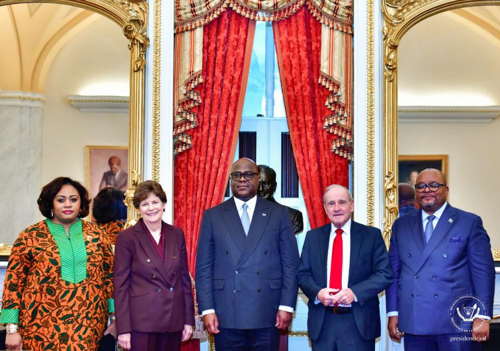 Le chef de l’État Tshisekedi accompagné du président de l’Assemblée nationale Aimé Boji avec quelques membres du Sénat américain
