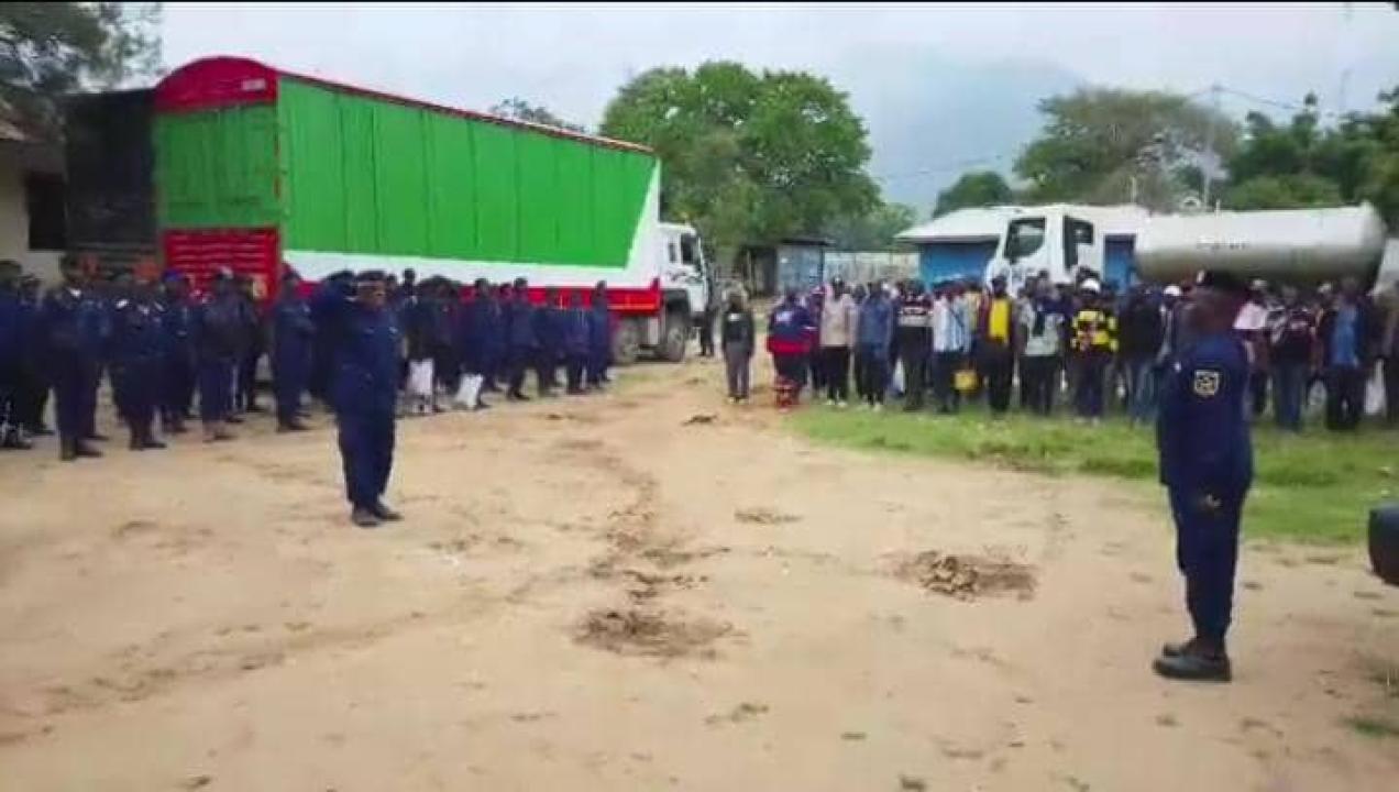 Première parade de la PNC marquant la reprise du travail à Uvira