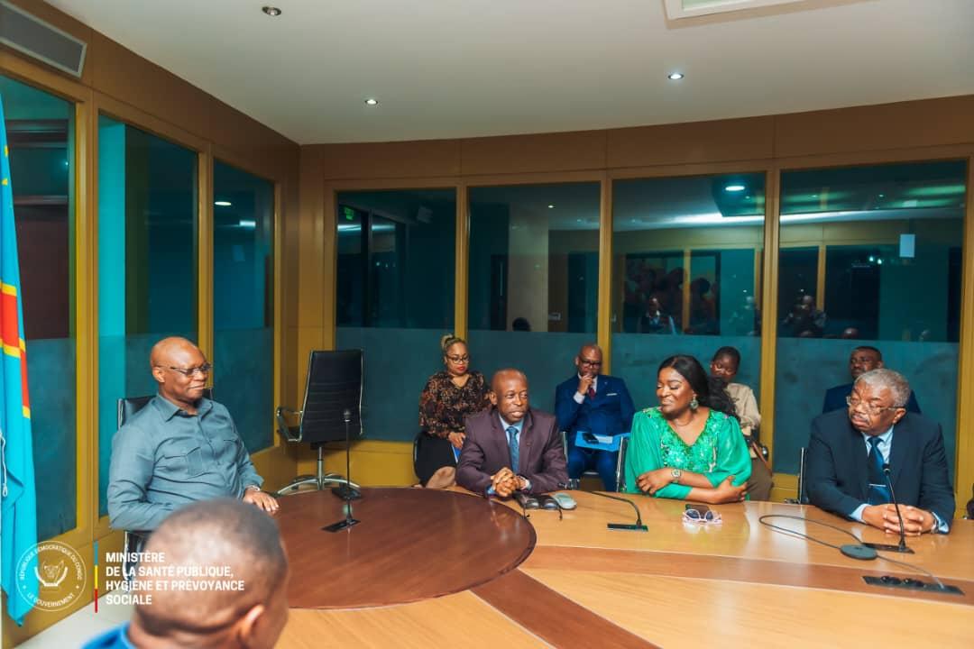 Le ministre de la santé publique en réunion de travail avec les mandataires des établissements de santé publique