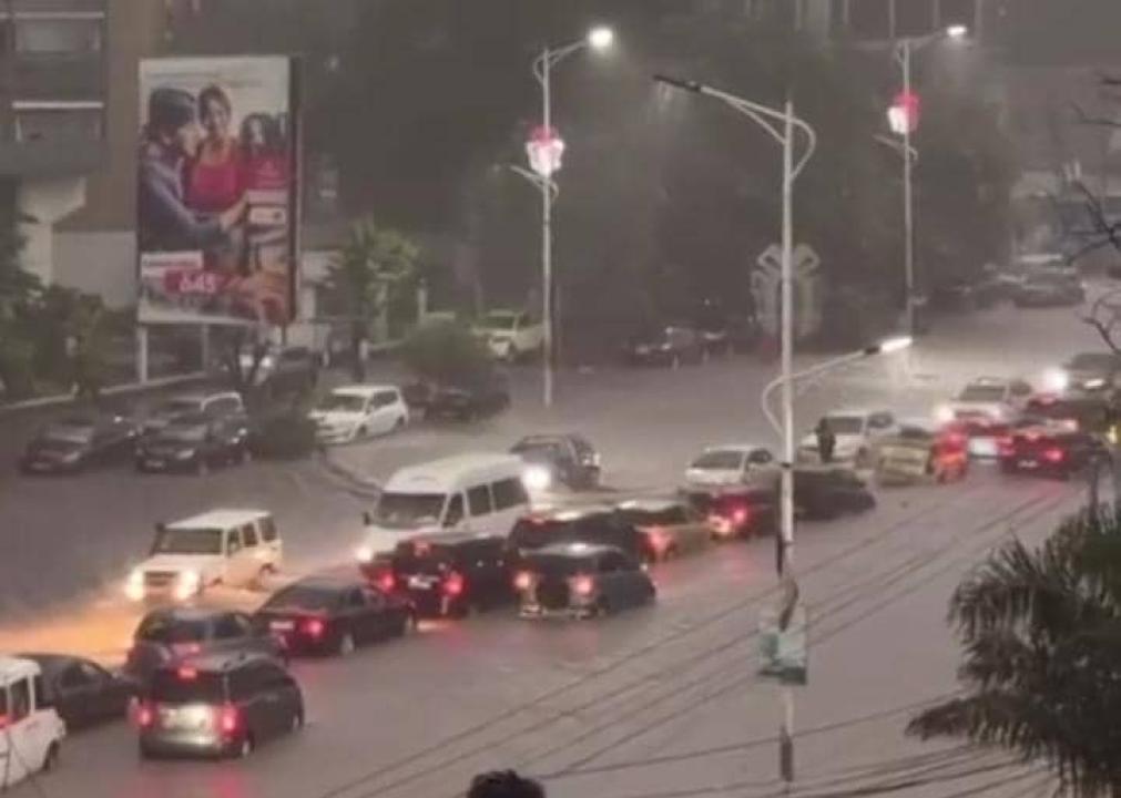 Vue du boulevard du 30 juin à Kinshasa, la soirée du 04 février 2026 sous la pluie