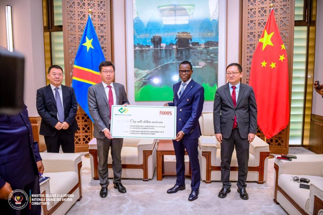 Le ministre délégué Eliezer Ntambwe Mposhi lors de la cérémonie de réception de deux chèques pour les anciens combattants de la RDC, à l'ambassade de Chine, jeudi 05 février 2026