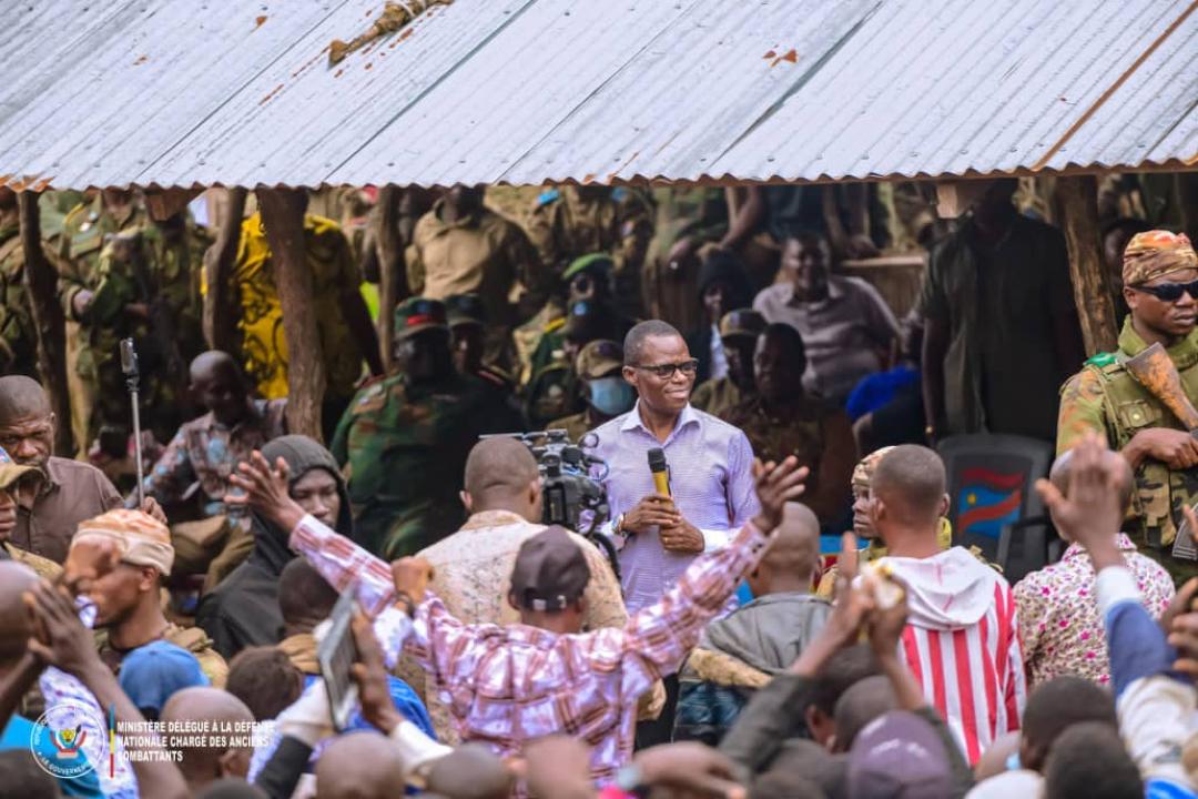 Le ministre Eliezer Ntambwe réussit à convaincre les leaders Mobondo de s’investir dans la paix et la protection du pays