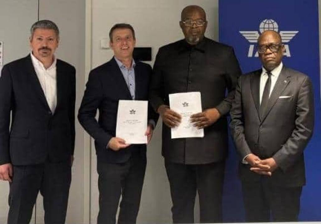 Photo de famille entre les autorités de la RVA SA et les représentants de l'IATA