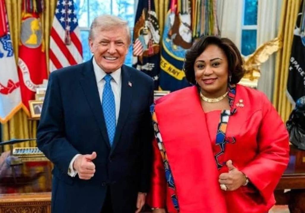 Yvette KAPINGA NGANDU, Ambassadrice de la RDC aux États-Unis et le président américain Donald TRUMP