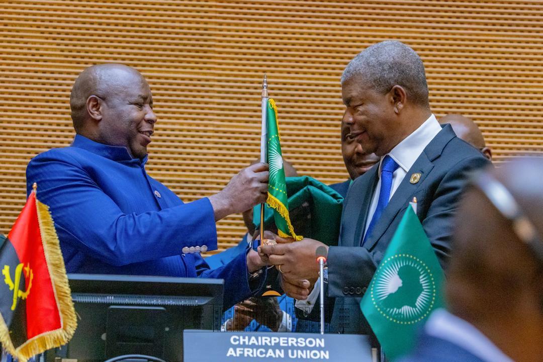 Le Président angolais João Lourenço transmet le flambeau à son homologue burundais, Evariste Ndayishimiye [photo d’illustration]