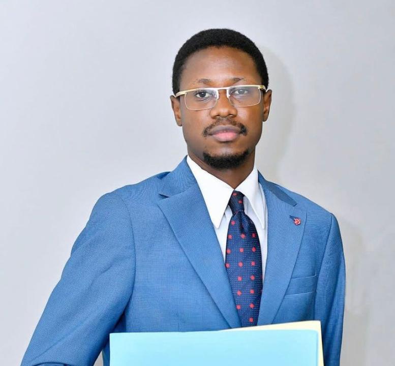 Joël -David Kitsita, Expert en commande publique et gestion des projets.