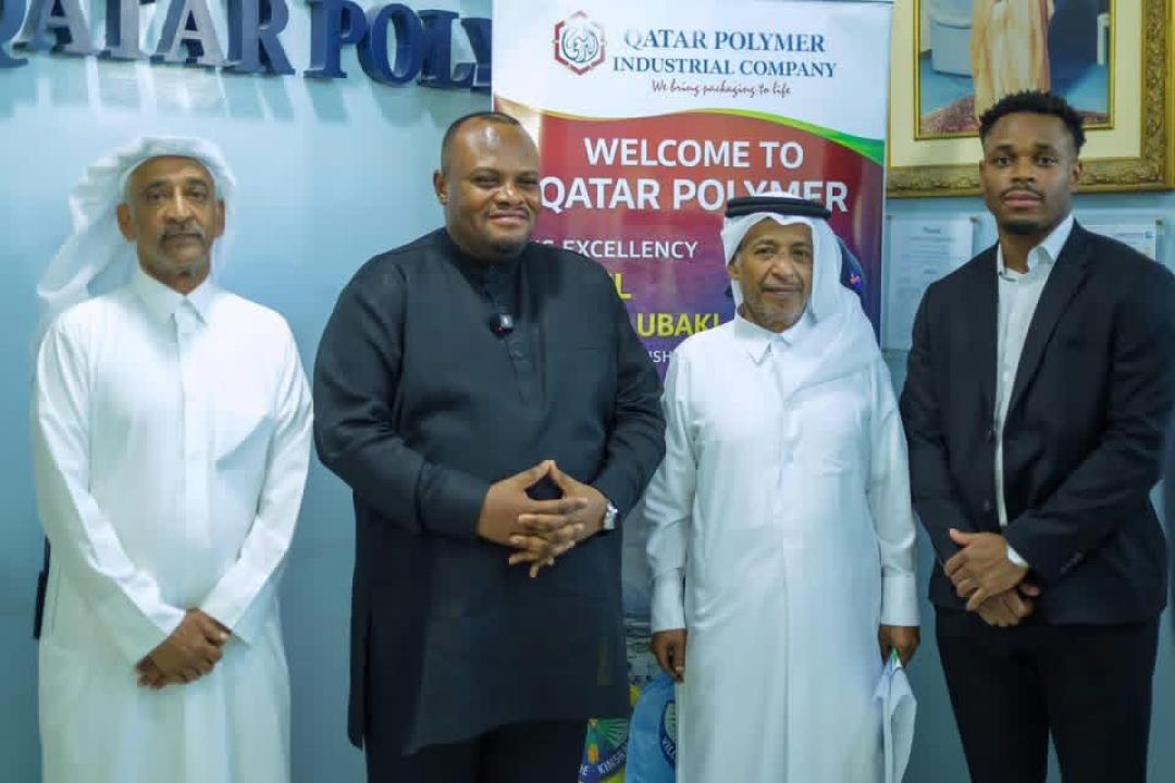 Le Gouverneur de la ville de Kinshasa Daniel Bumba et les représentants de l'entreprise Qatar Polymer [photo d'illustration]