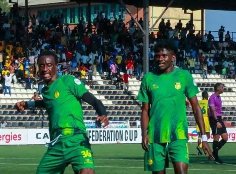 Deux joueurs de Maniema Union au stade TP Mazembe. [Photo d'illustration]