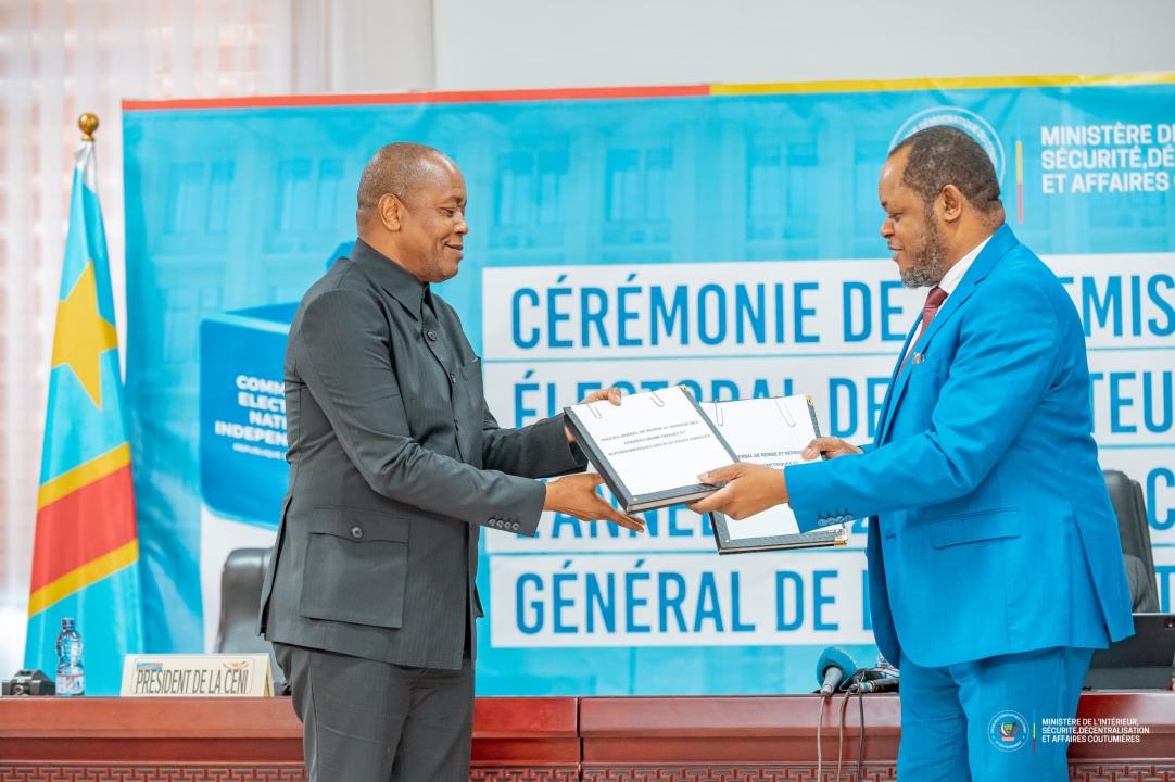 Denis Kadima remet le fichier électoral de la CENI à l’ONIP [photo d’illustration]