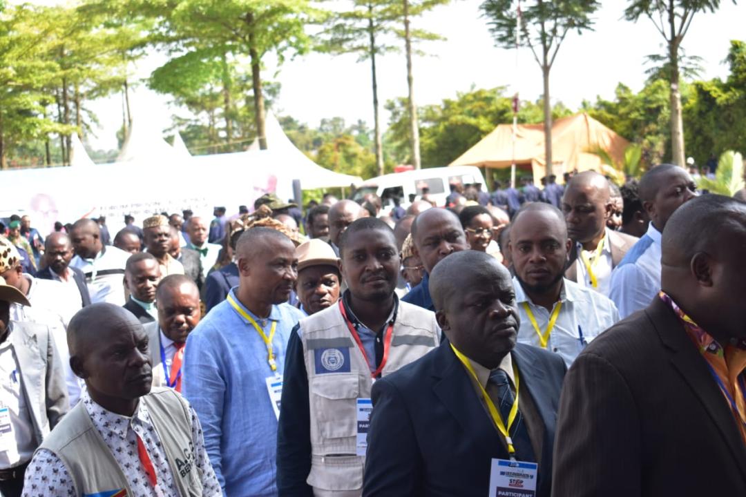 Arrivée des participants pour le début des travaux du forum [photo d’illustration]