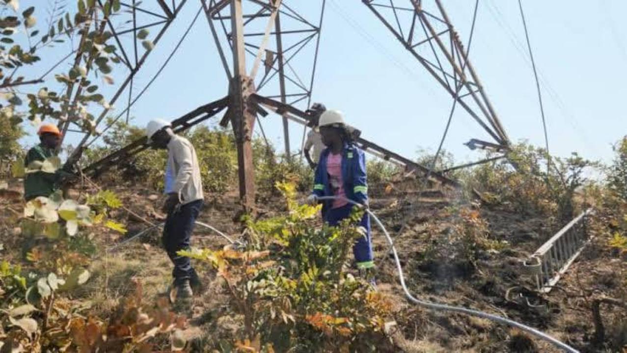 Quelques agents de la SNEL en plein travail à Lubumbashi