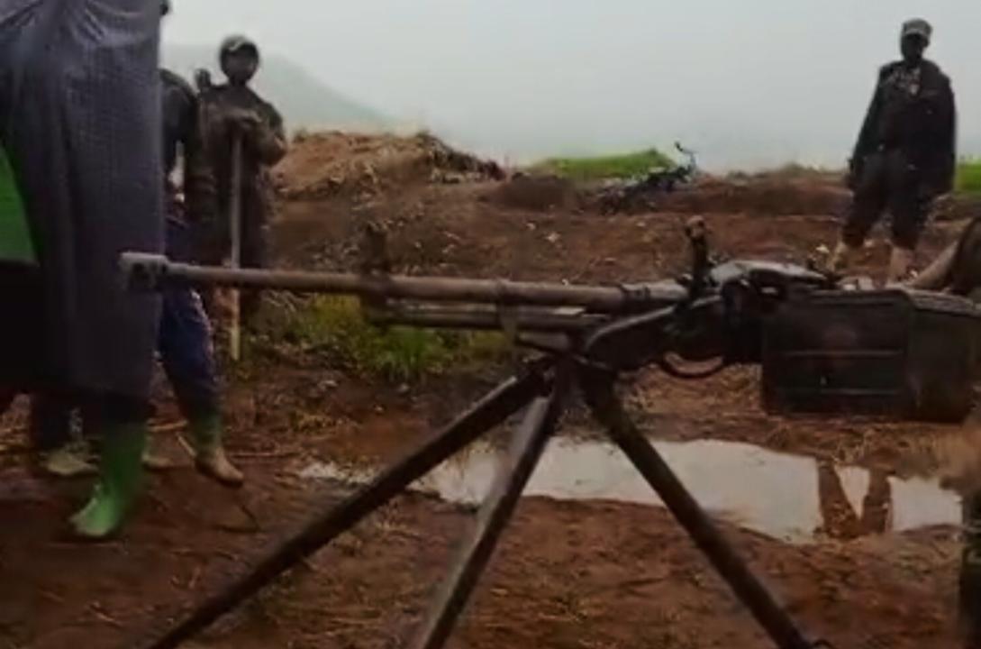 Une arme du M23-AFC récupérée par les Wazalendo dans le territoire de Masisi [photo d’illustration]