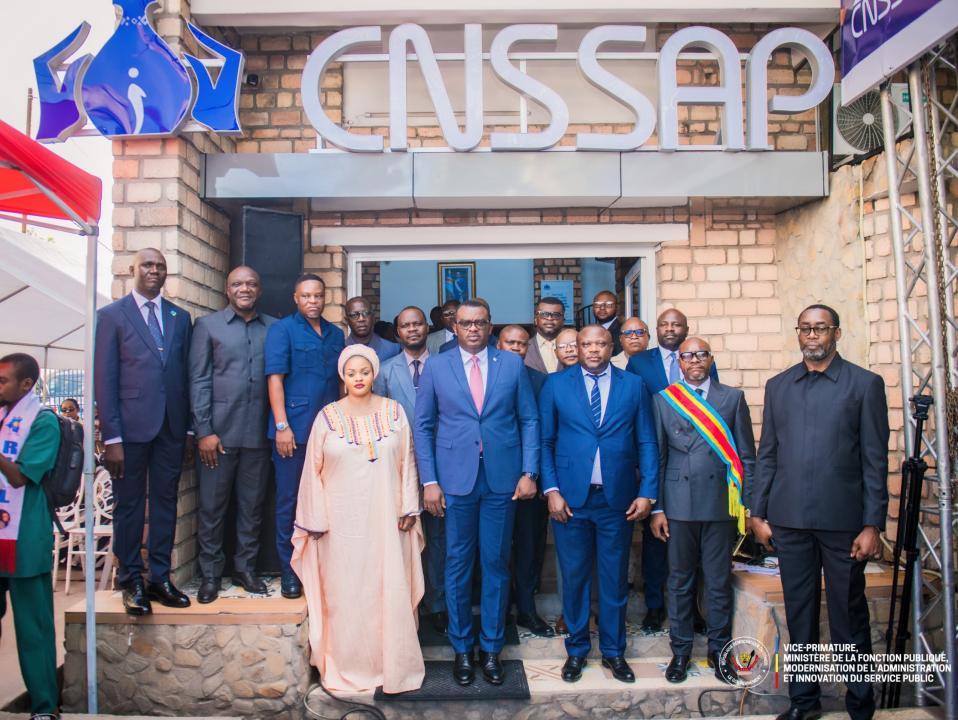 Le vice-Premier ministre de la Fonction publique, Jean-Pierre Lihau, et les responsables des services étatiques [photo d’illustration]