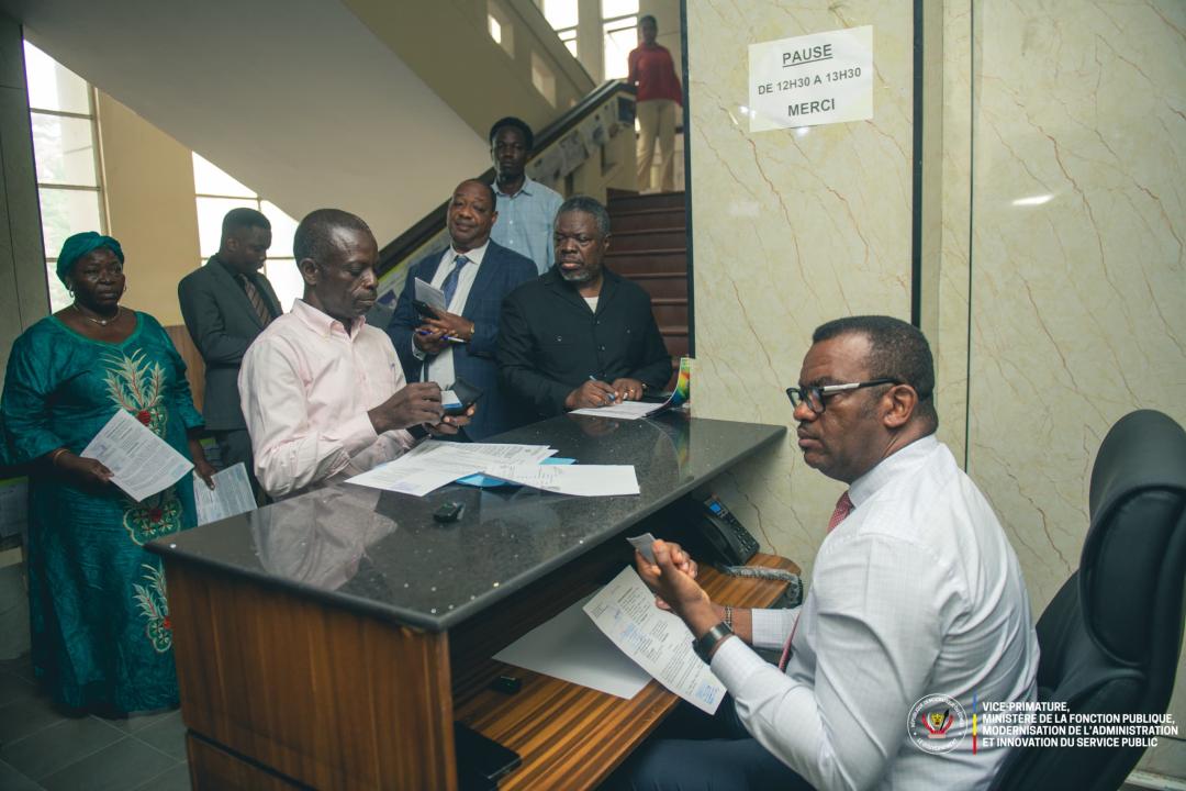 Les agents de l’État exposent directement leurs doléances à Jean-Pierre Lihau, dans le cadre de la séance « FaraFara na VPM »