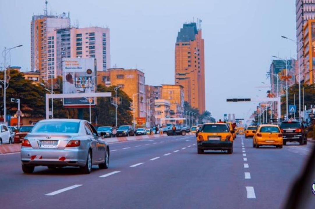 Vue du boulevard du 30 juin à Kinshasa