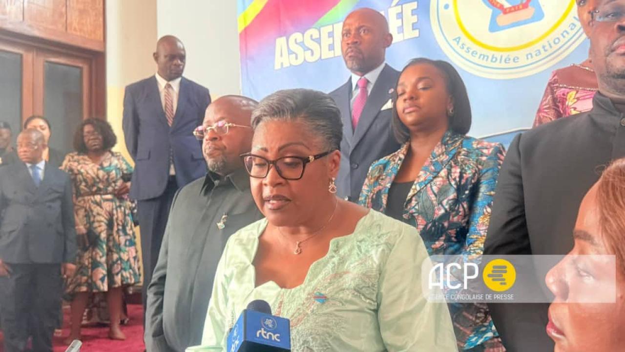 La Première Ministre Suminwa, accompagnée de quelques membres de son Gouvernement, dépose au Parlement les projets de loi de ratification des accords de Washington [📷 ACP]
