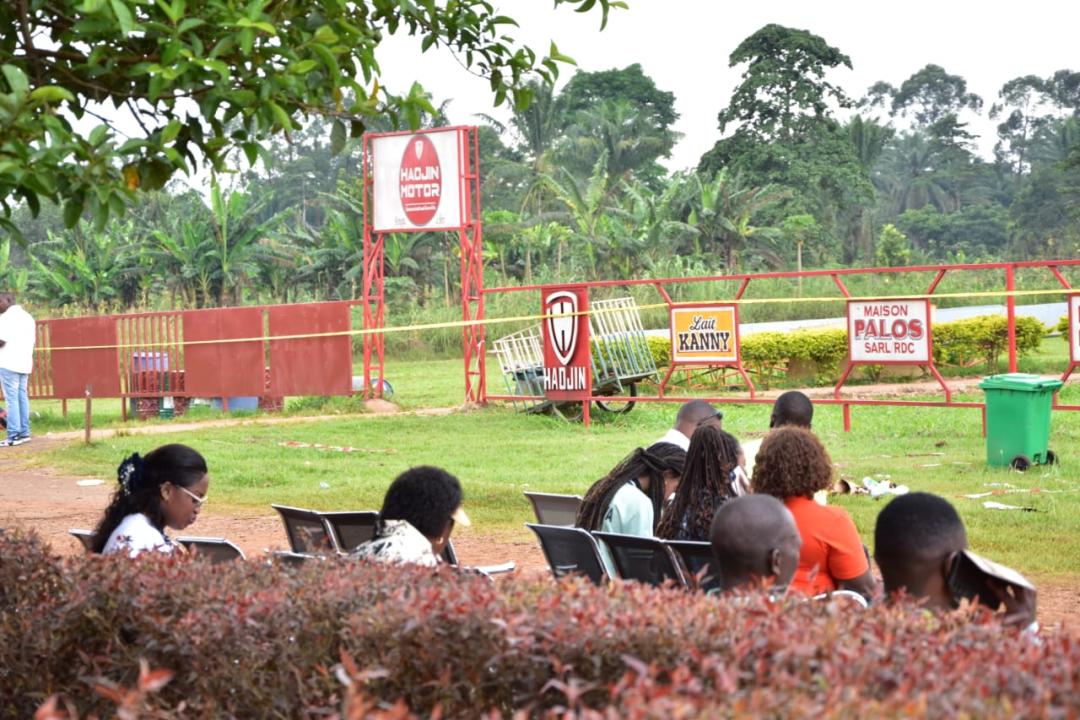 Les services de la RVA assurés à ciel ouvert après l’incendie de l’aérogare de Mavivi