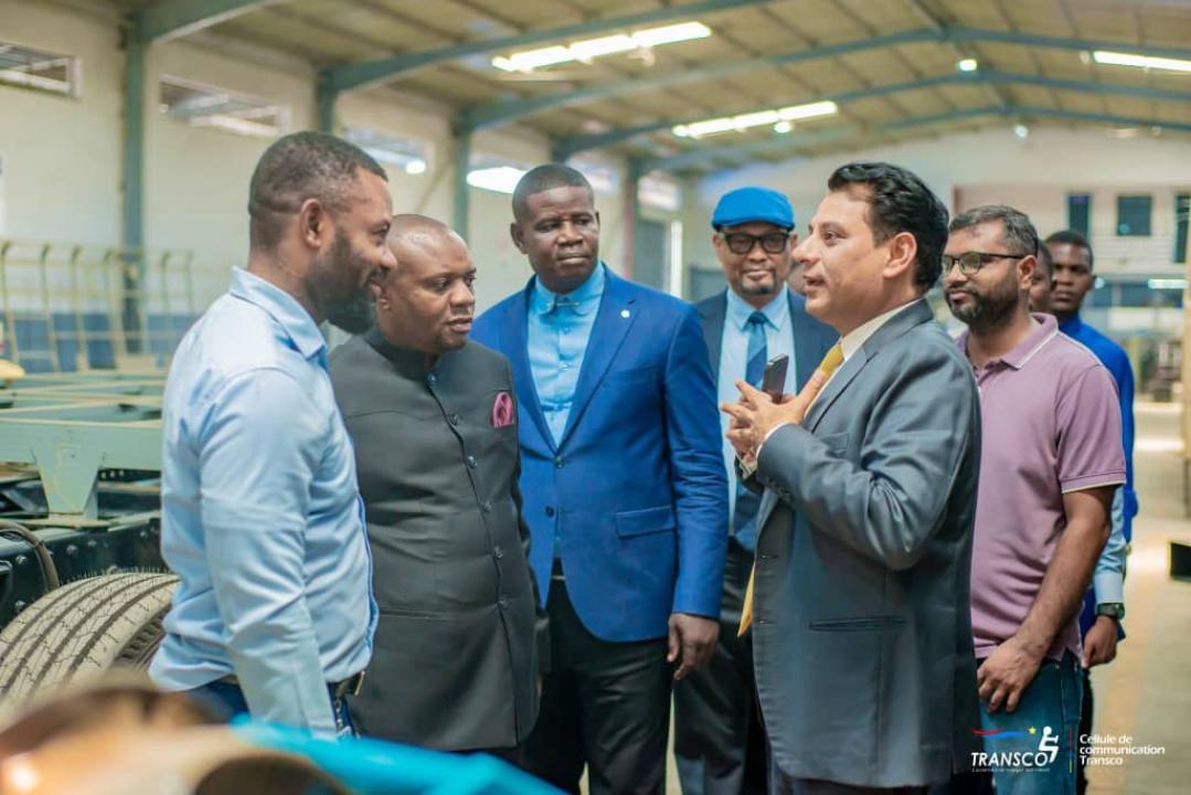 Le DG Jérémie KILUBU MATONDO et sa délégation s'entretenant avec les responsables de Suprême Automobile ce jeudi 12 mars 2026