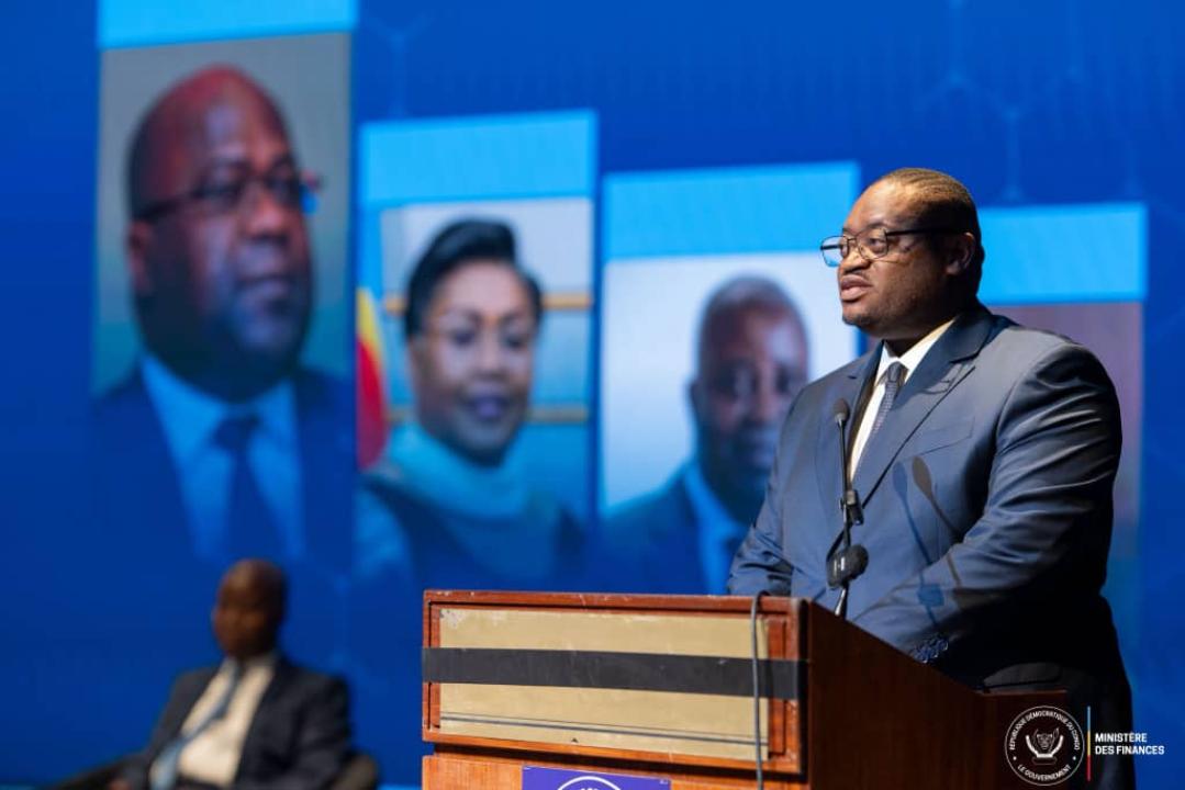 Doudou Fwamba Likunde Li-Botayi, ministre des Finances en RDC