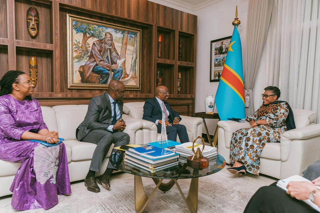 La Première Ministre Judith Suminwa échange avec la délégation de l' UNICEF