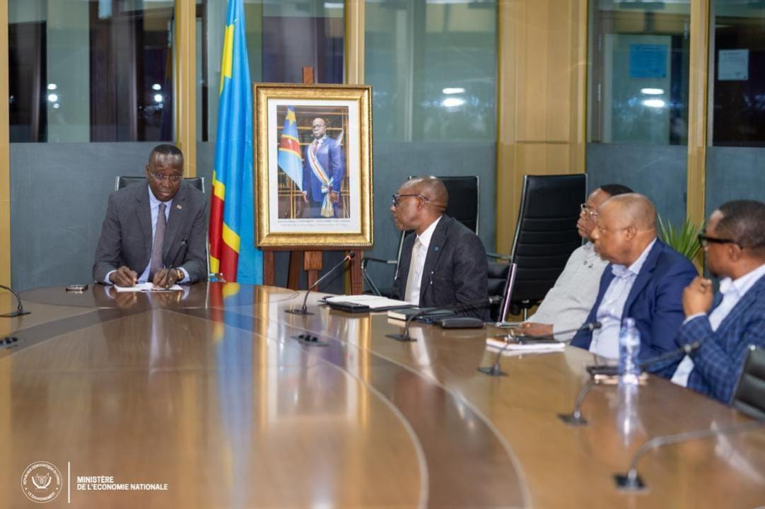 Le ministre de l'Économie nationale, Daniel Mukoko Samba lors de la réunion avec le CSPPP.