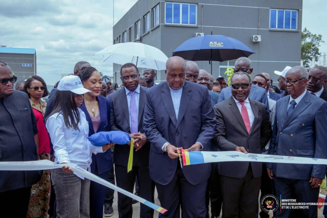 Le ministre Aimé Molendo Sakombi inaugure les modules 2 et 3 du complexe industriel de traitement d’eau de l’Ozone à Kinshasa