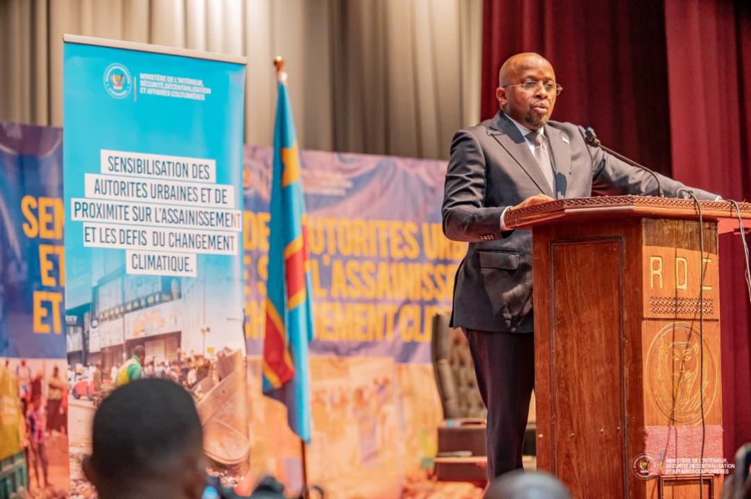 Le VPM Shabani lors du lancement de la campagne de sensibilisation axée sur l'assainissement de la capitale et la prévention des inondations